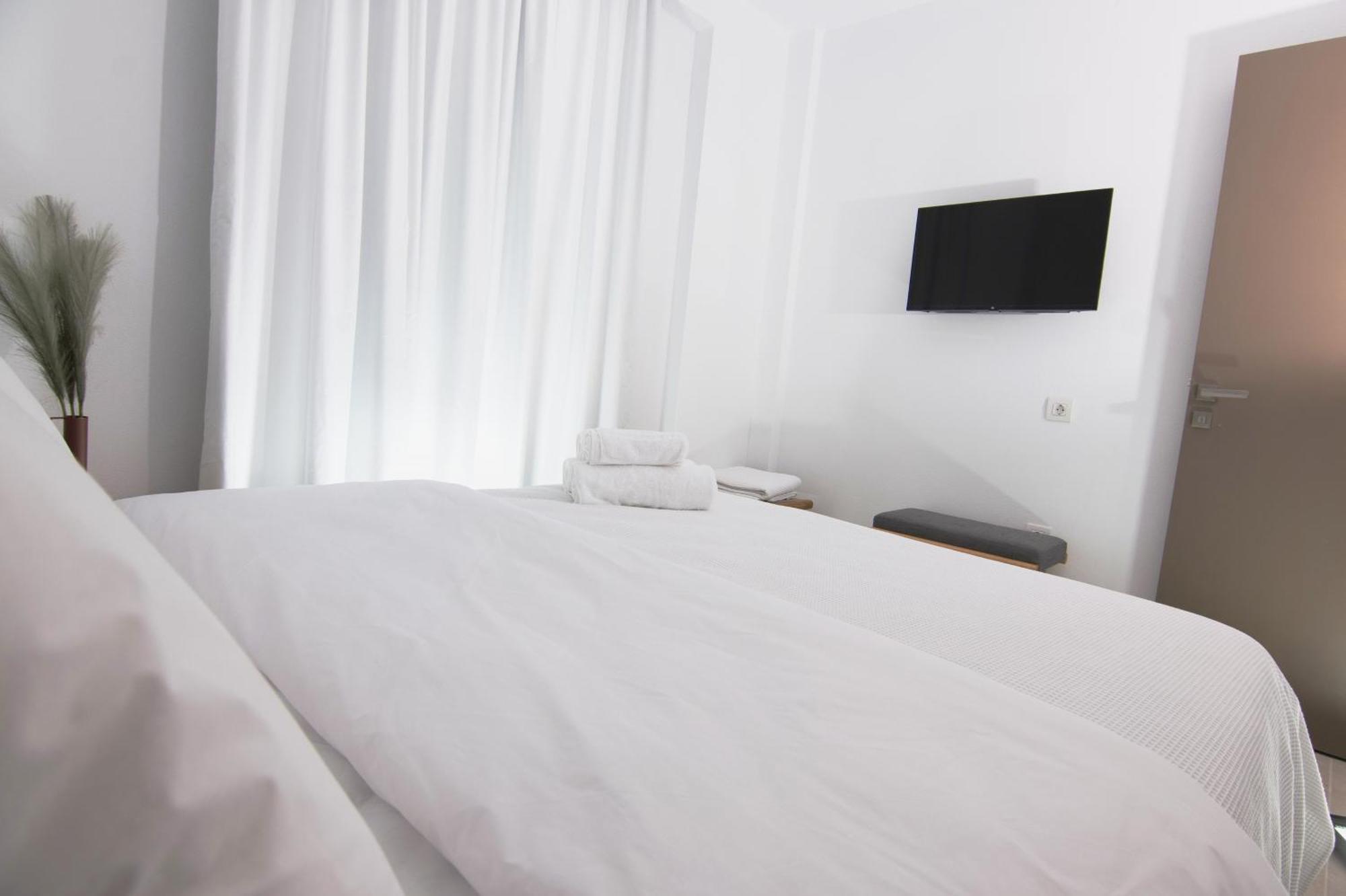 أفيتوس Iades Suites الغرفة الصورة