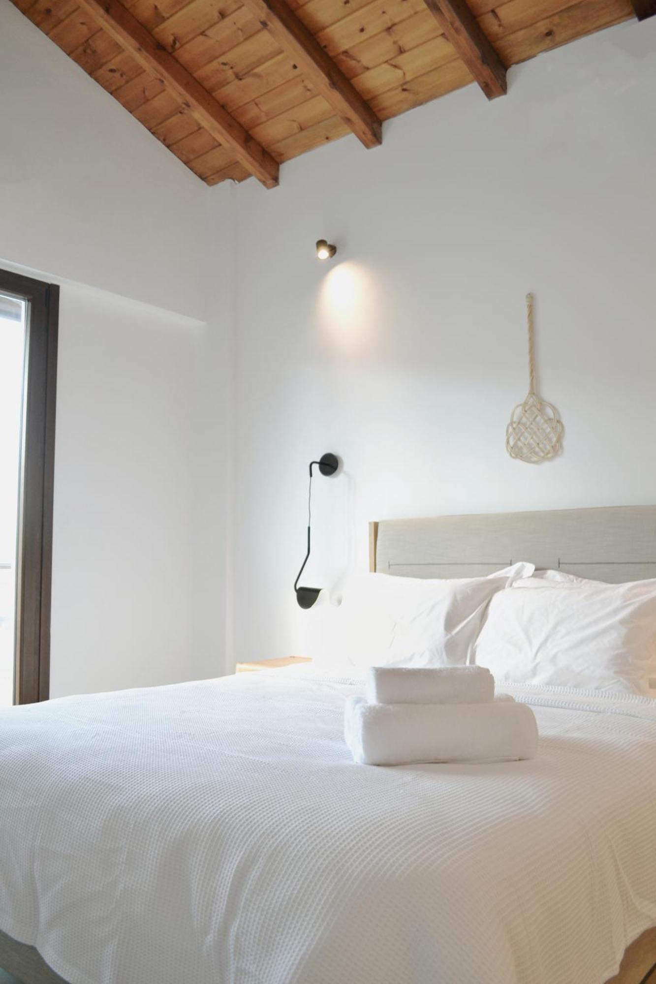 أفيتوس Iades Suites الغرفة الصورة